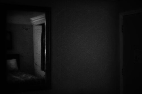 Hotel Nights: The Mirror of Self-Confrontation di Frank Verreyken, Fotografia in vendita su Singulart