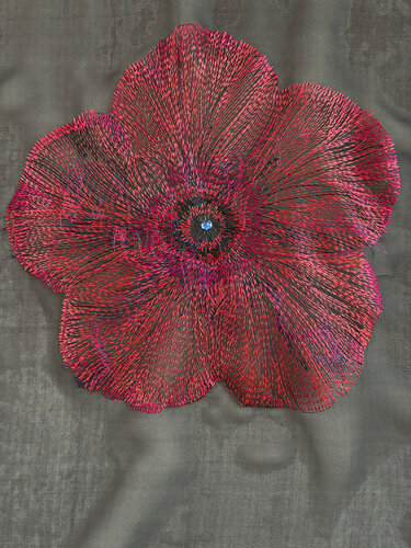 Lava blossom von Ursula Waldburger, Textil kaufen auf Singulart