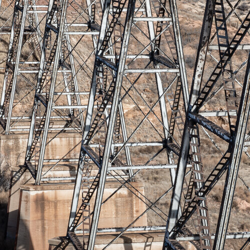 Trestles over the Canadian von Joel Dyer, Fotografie kaufen auf Singulart