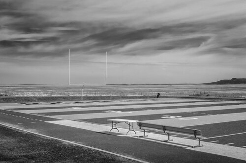 The Edge of Town par Joel Dyer, Photographie en vente sur Singulart
