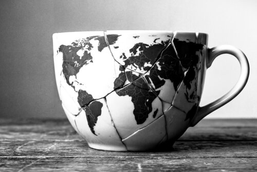 "Una taza, Un mundo" by Mikel Martínez, Digital for Sale on Singulart
