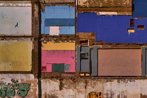 Lost cupboard de Francesco Majo, Fotografía a la venta en Singulart