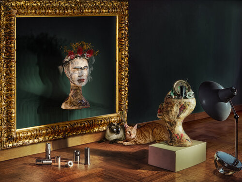 Frida and the cats de Francesco Majo, Fotografía a la venta en Singulart