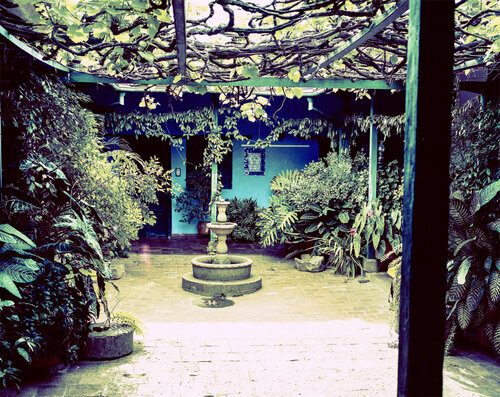 The courtyard van Francesco Majo, Fotografie te koop op Singulart