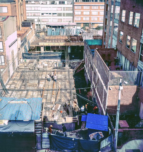 under construction de Francesco Majo, Fotografía a la venta en Singulart