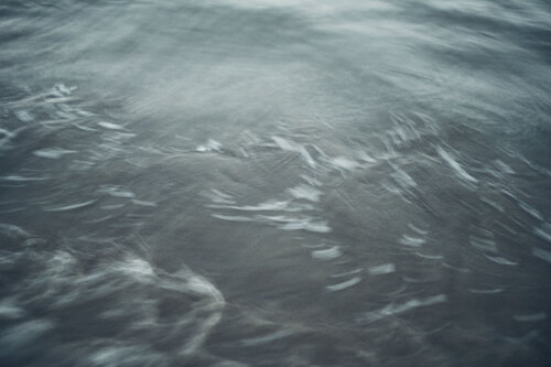 Water waves #04 von Francesco Majo, Fotografie kaufen auf Singulart