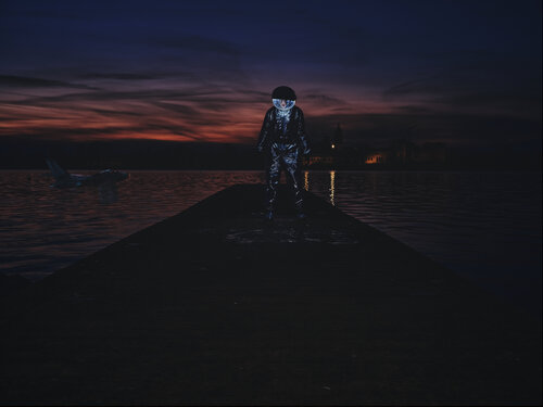 Landed par Francesco Majo, Photographie en vente sur Singulart