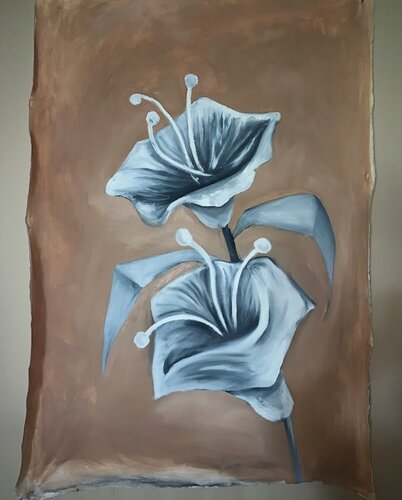 Grey Trumpet Flowers van Alyssa Sclafani, Schilderij te koop op Singulart