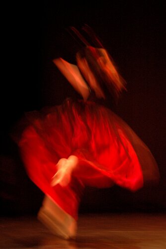 DANCER IN RED di Jean-Jacques MASSOU, Fotografia in vendita su Singulart