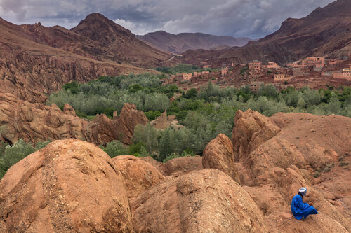 Berber and the Dades Valley, Morocco de Cosmo Condina, Fotografía a la venta en Singulart