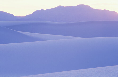 White Sands at dusk, Version 1, New Mexico van Cosmo Condina, Fotografie te koop op Singulart