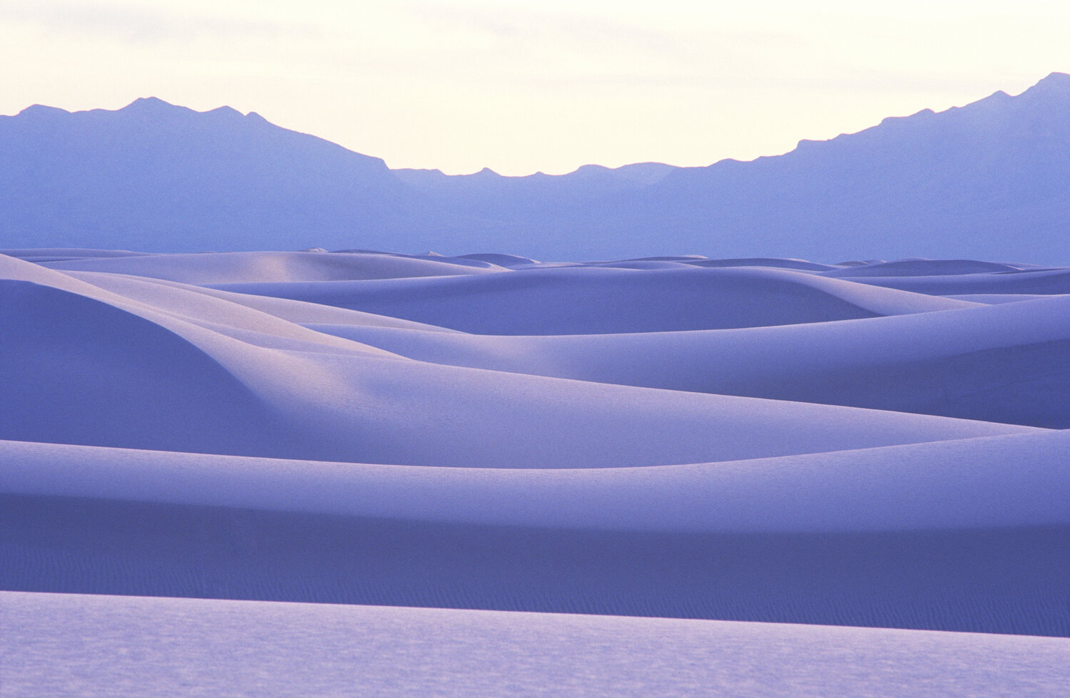 White Sands at dusk, Version II, White Sands National Park, New Mexico Cosmo Condina Fotografie zu verkaufen