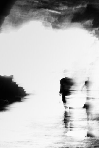 Departing Conflict di Jonathan Edmund James, Fotografia in vendita su Singulart