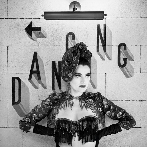 Dancing by Alexander Benz, 사진 for Sale on Singulart