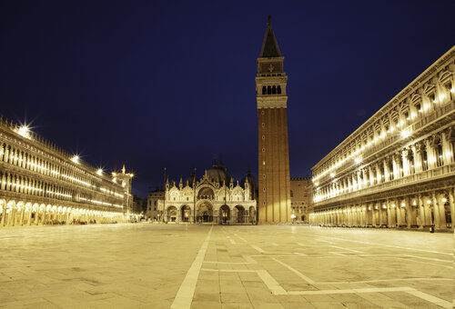 Piazza San Marco von Kate Lloyd, Fotografie kaufen auf Singulart