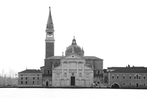 San Giorgio Maggiore in black and white di Kate Lloyd, Fotografia in vendita su Singulart