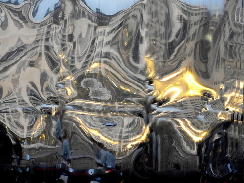 Serie : Transformar ciudades. Título: edificios sinuosos. van Kristina Taltavull, Fotografie te koop op Singulart