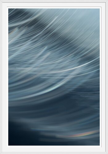 Soothing Touch [Museum Quality Fine Art Print / Archival Pigment Print] di Heli Lehtinen, Fotografia in vendita su Singulart