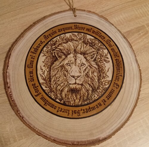 Löwe (Brandmalerei) by Valentin Kern, 회화 for Sale on Singulart