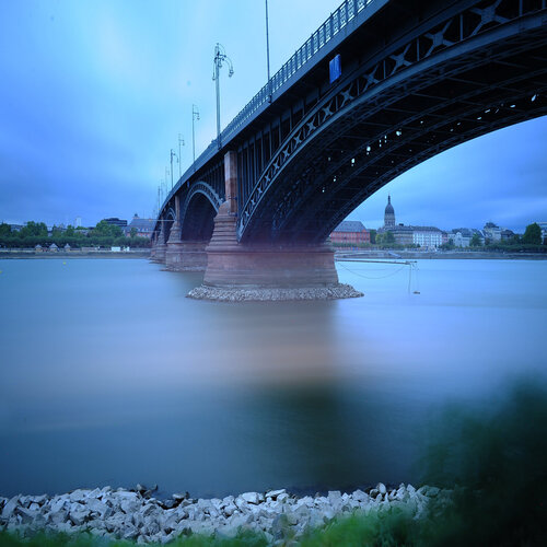 Brücke Wiesbaden-Mainz, Germany von Michael Lebed, Fotografie kaufen auf Singulart