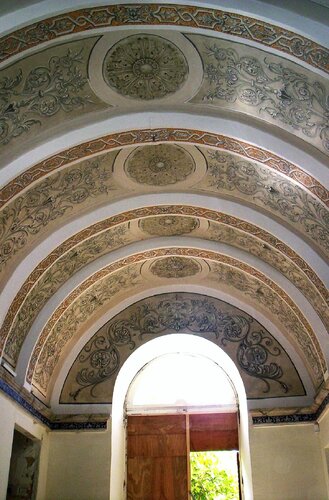 Barrel vaulted hand-painted ceiling; private residence, Malta. par Damian Ebejer, Peinture en vente sur Singulart