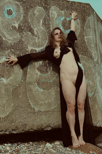Against the Storm's Afterglow - studio edition series image #w von Daniel Gilpin, Fotografie kaufen auf Singulart