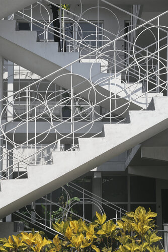 Circles in Circles, Fort Lauderdale, FL di Arthur Marcus, Fotografia in vendita su Singulart
