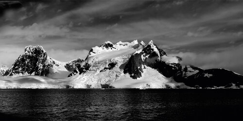 Tryptique 03./03 Titre: Paysage. (Péninsule Antarctique) 2024Photo finale (01/03) +(02/03)+(03/03) = à 2,10m x 0,35m by Jean-Pierre ROUSSOULIERES, Photography for Sale on Singulart