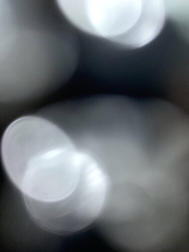 Orbeez PB (Photograph on acrylic with silver-splattered edges, causing a reflection of the photo). von Renato Gosling, Fotografie kaufen auf Singulart