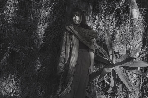 Sombras que guardan un nombre di Raul Martin, Fotografia in vendita su Singulart