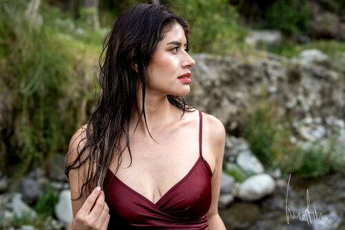 La soberana de mirada líquida van Raul Martin, Fotografie te koop op Singulart