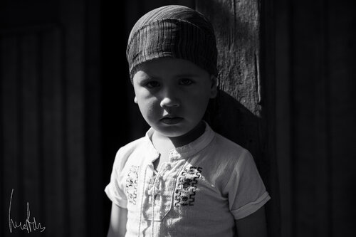 Los hijos del eclipse von Raul Martin, Fotografie kaufen auf Singulart