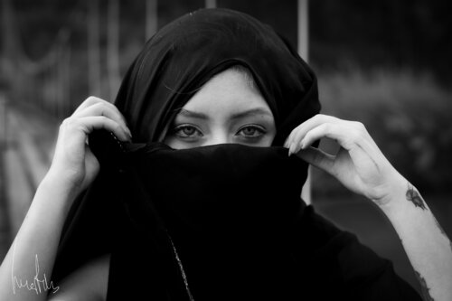 Obra Fotográfica Minimalista - Tras el velo del silencio par Raul Martin, Photographie en vente sur Singulart