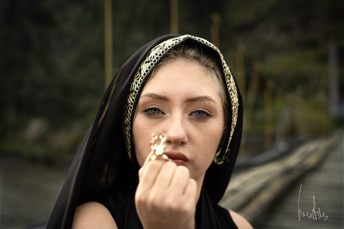 La mirada hipnotizadora de la faraona di Raul Martin, Fotografia in vendita su Singulart