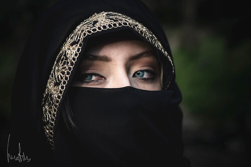 La mirada del golfo pérsico di Raul Martin, Fotografia in vendita su Singulart