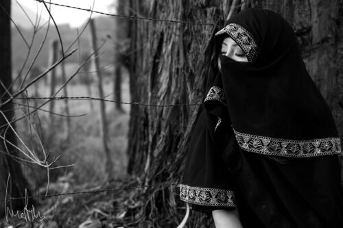 Orando en la franja de Gaza di Raul Martin, Fotografia in vendita su Singulart