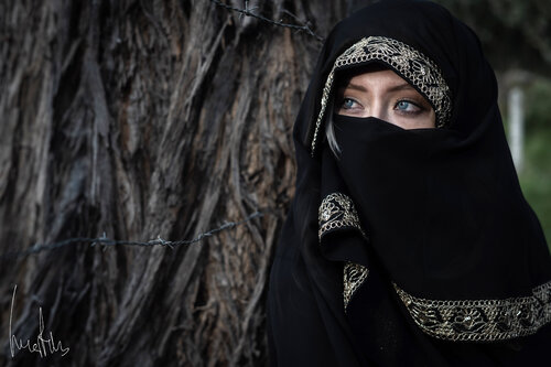 Gaza - al otro lado de la alambrada di Raul Martin, Fotografia in vendita su Singulart
