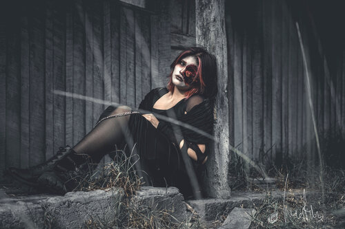 Juguetes rotos, vida solitaria van Raul Martin, Fotografie te koop op Singulart