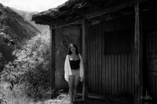 ¡¡Pieza única!! - La centinela del umbral olvidado" par Raul Martin, Photographie en vente sur Singulart