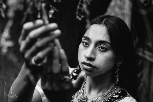 ¡¡Pieza exclusiva!! - Retrato Fine Art de conexión mística y espiritualidad ancestral de Raul Martin, Fotografía a la venta en Singulart