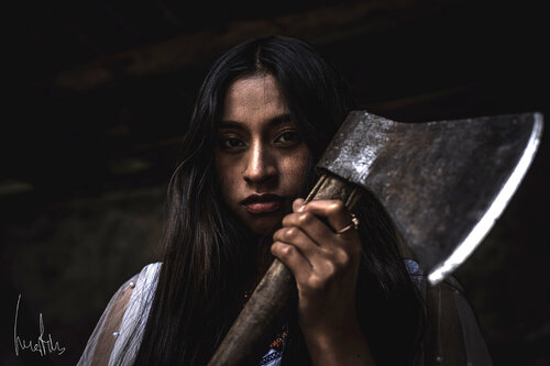 ¡¡Pieza exclusiva!! - Retrato Fine Art de poder y presencia cultural indigena par Raul Martin, Photographie en vente sur Singulart