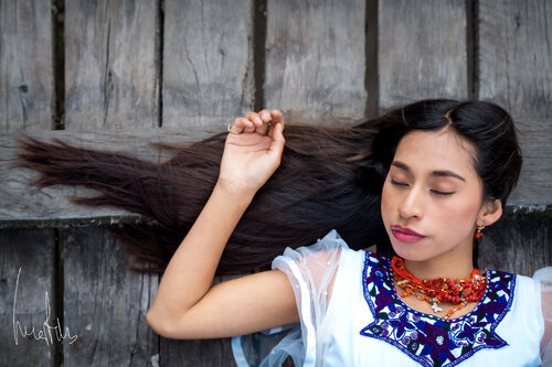 ¡¡Pieza exclusiva!! - Plano medio corto cenital con énfasis en el cabello y texturas textiles by Raul Martin, Photography for Sale on Singulart