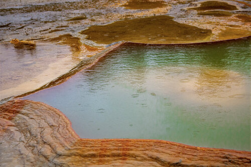 El Ojo esmeralda de guaranda - Salinas de Guaranda, Bolivar, Ecuador von Raul Martin, Fotografie kaufen auf Singulart