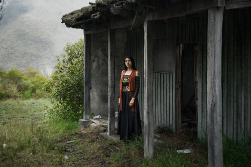 El secreto guardado en el telar par Raul Martin, Photographie en vente sur Singulart