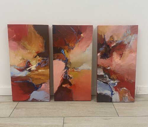 Raíces Ardientes ,tríptico de Mariana Pereira, Pintura a la venta en Singulart