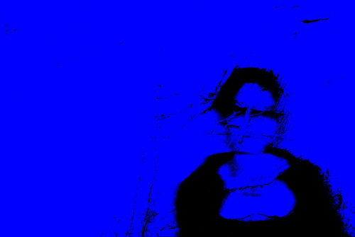 Verstummter Schrei, Superposition von verschiedenen Motiven Portrait einer Frauenfigur. Sie steht für die Verletzlichkeit und den unerhörten Schmerz von Gewalt. par Alfred Samuel Lanz, Photographie en vente sur Singulart