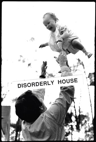 Disorderly House - The Libel Project de Diana Mara Henry, Fotografía a la venta en Singulart