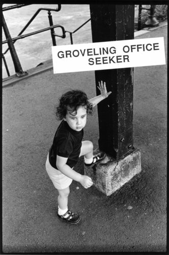Groveling Office Seeker - The Libel Project de Diana Mara Henry, Fotografía a la venta en Singulart