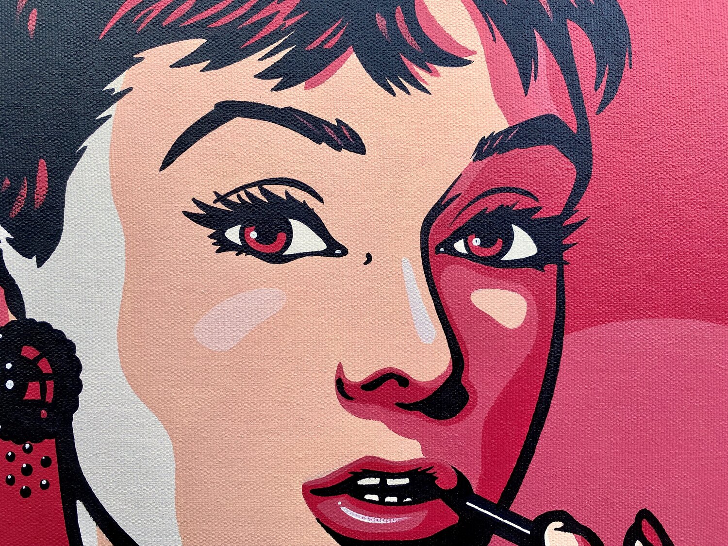 Audrey Hepburn on Hot Pink door Jamie Lee (2023) : Schilderij Acryl op  Canvas - Singulart, image size:1500x1125