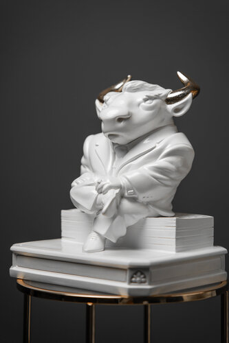 The Important Taurus Zodiac Sign White&Gold Collection de Valeria Anton, Escultura a la venta en Singulart